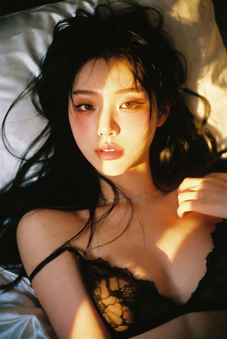 AIBoxBot创作练习：胶片质感的人像卧室光影练习｜Midjourney 提示词分享 - AIBoxBot