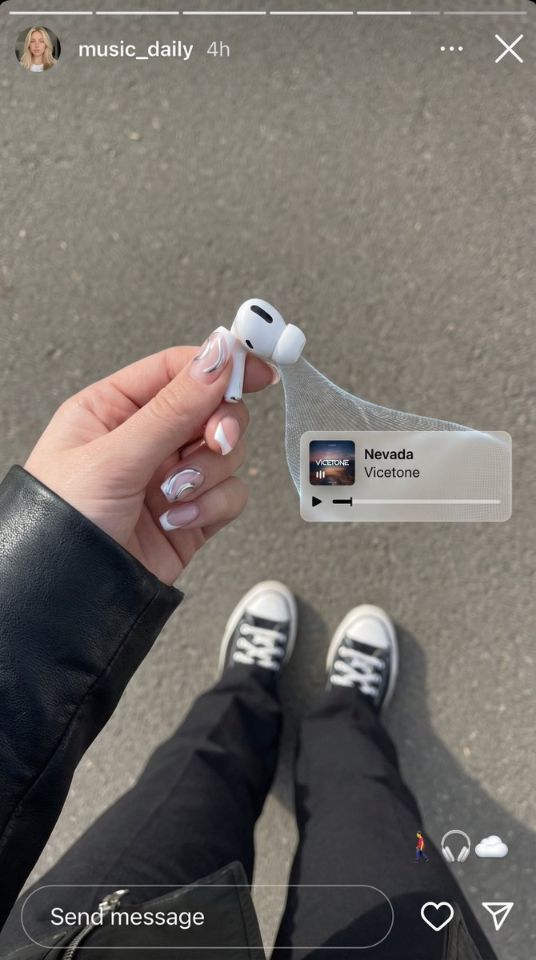 AIBoxBot构图进阶：Instagram 故事音乐氛围封面小教程｜NanoBanana 提示词 - AIBoxBot