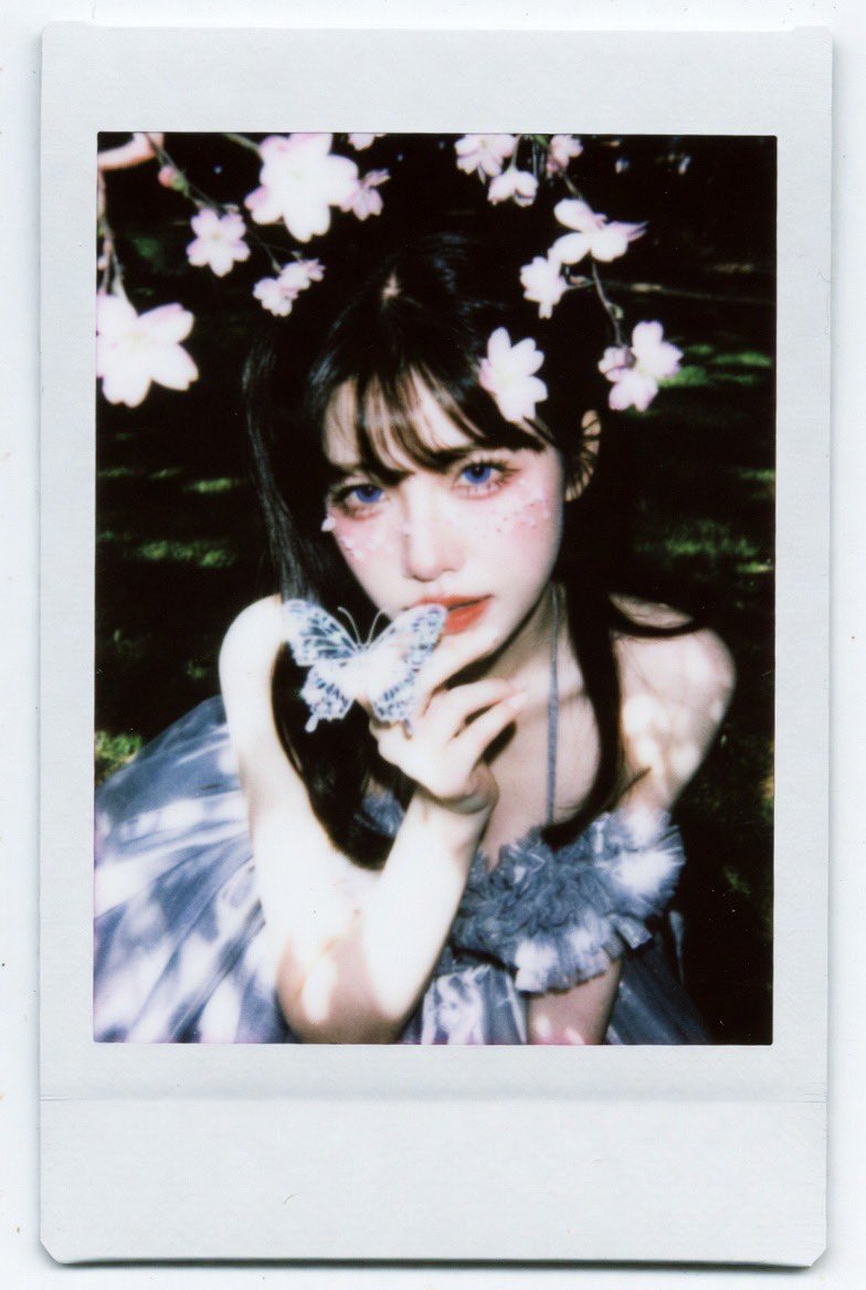 AIBoxBot构图进阶：冷白皮港风人像特写练习｜Midjourney 提示词 - AIBoxBot