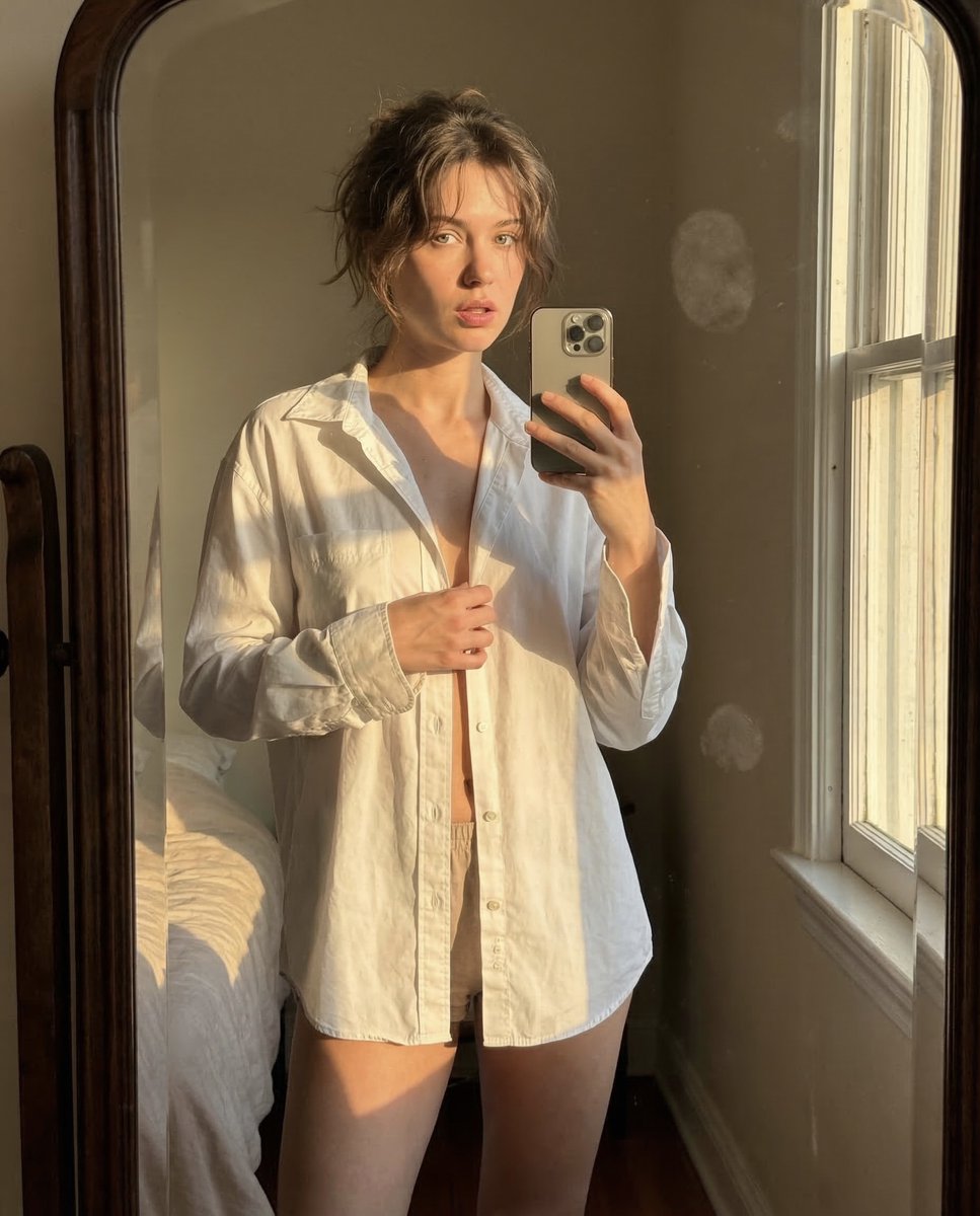 AIBoxBot视觉拆解：Nano Banana Pro 参数示例：室内镜前写实风｜NanoBanana 教程 - AIBoxBot