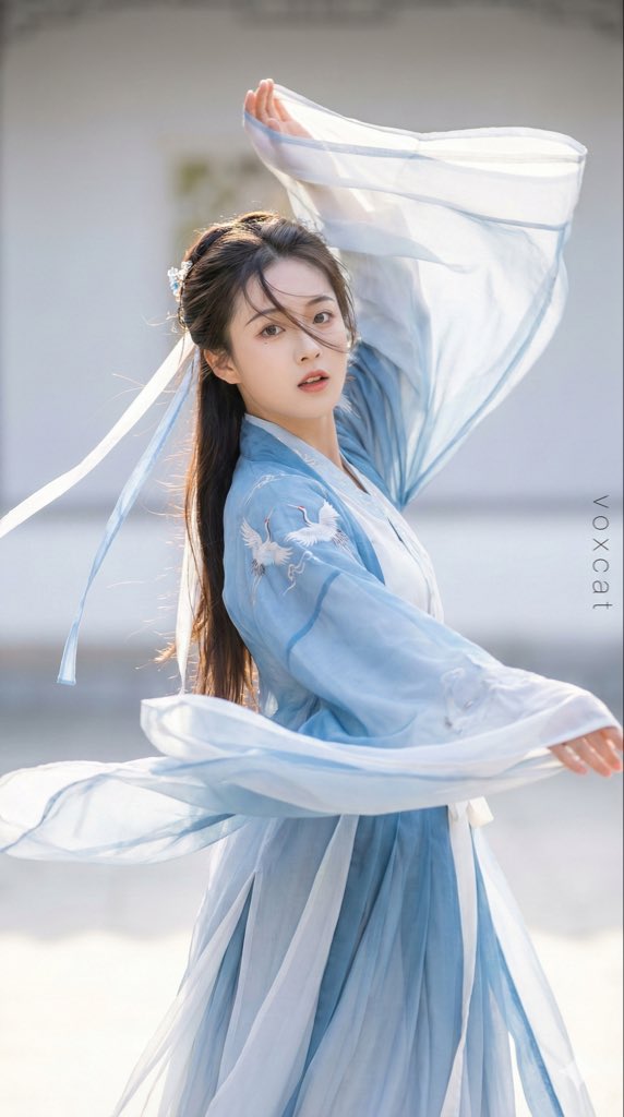 AIBoxBot构图拆解：半环构图与S形动势的人物肖像练习｜Midjourney 实操指南（附提示词） - AIBoxBot